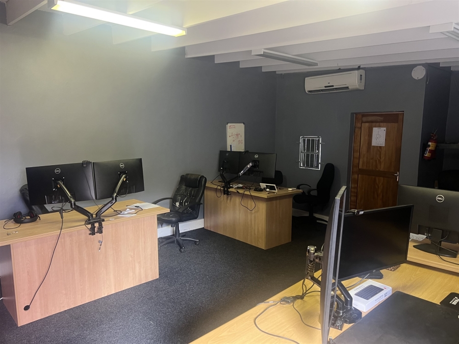 Commercial Property for Sale in Vincent Eastern Cape